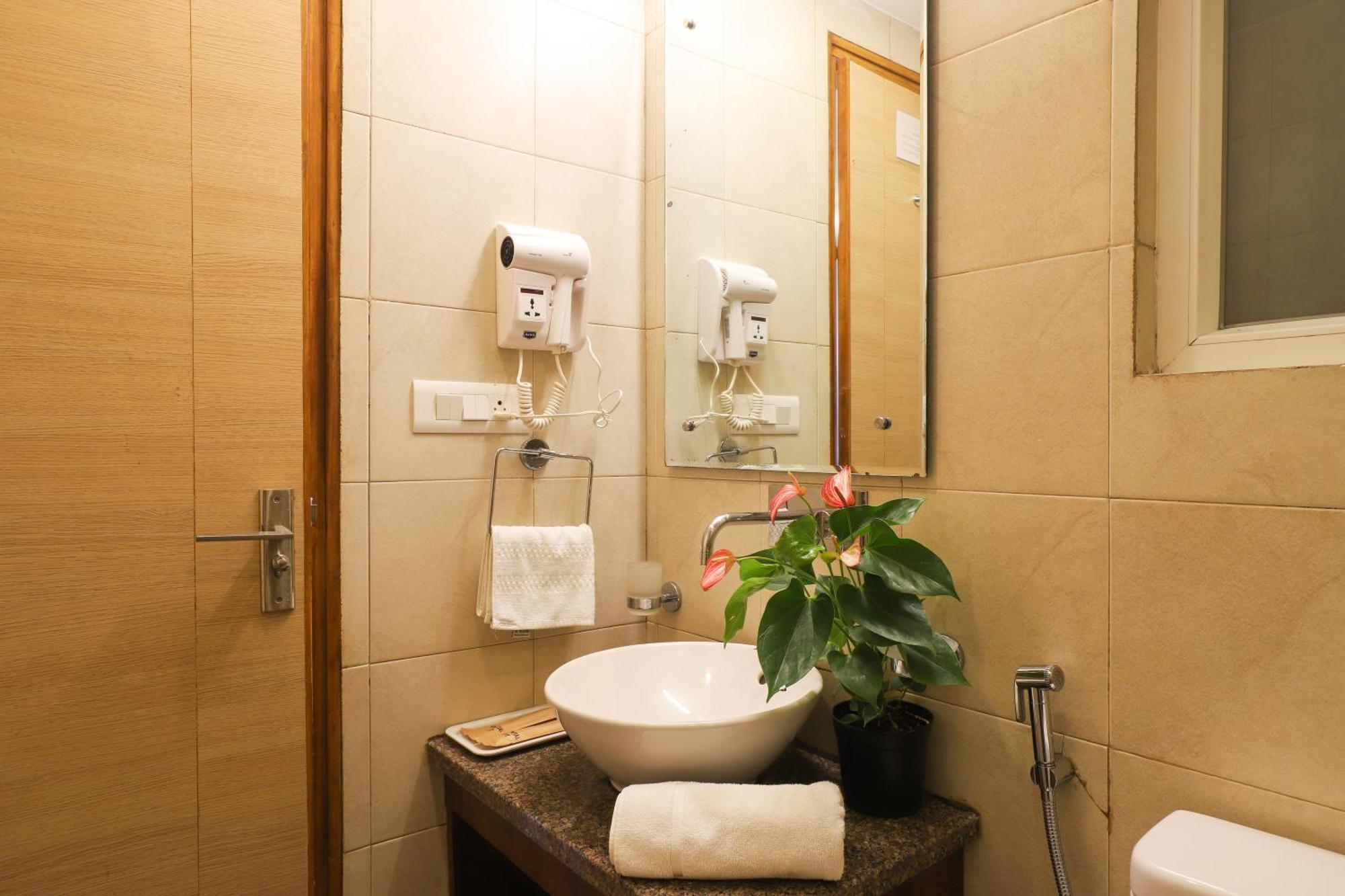 Veera Strand Park Serviced Apartments Near Calangute Extérieur photo
